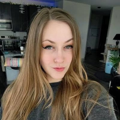 MaccourtTh74674's profile picture. 