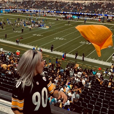 #HereWeGo Actress | Former #Gamecock student athlete 🏊🏼♀️| I love edm ~positive vibes only~
