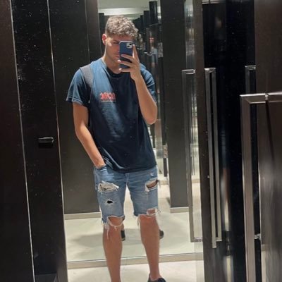 husimiikeel's profile picture. 