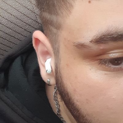 jao28925's profile picture. A felicidade não é fazer oque você quer, mas sim querer oque você faz - sartre
🏳‍🌈 namorado do @vitorberss