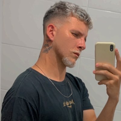 Ainda que eu ande pelo vale das sombras não temerei mal algum, porquê tu estás comigo. Itaperuna RJ 🔸 FRIGORÍFICO FG 🏴☠️ 22 anos 🖤 | EDUCAÇÃO FÍSICA 👨🏫