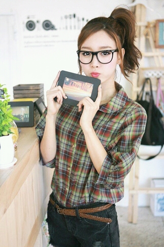 leejina9610's profile picture. 91년 출생/인터넷 쇼핑몰에서 모델로 활동중/선팔주시묜 맞팔/사탕을 좋아해요/트위터 초보