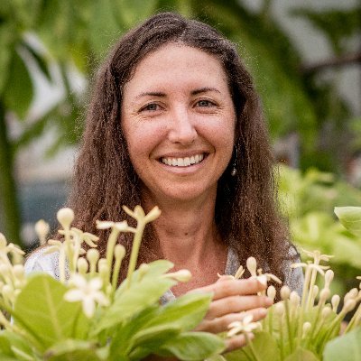 Conservation Scientist @NTBG on Kaua'i, Affiliate Faculty in Botany @uhmanoa, PhD from @NHM_Denmark. Working to protect Hawai'i's rare flora. #Iamabotanist