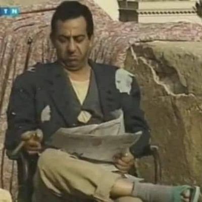 غير مجد في ملتي واعتقادي // نوح باكٍ او ترنُّـم شادِ
أبكت تلكم الحمامة أم غنّـ // ـت على فرع غصنها الميادِ