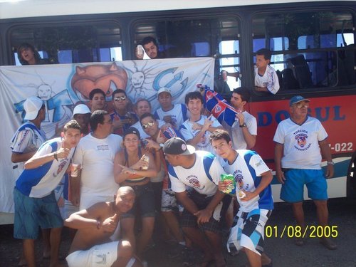 Apaixonado por Deus e minha Família. Estudante de 15 Anos. Loucamente Torcedor do Duque De Caxias Futebol Clube !