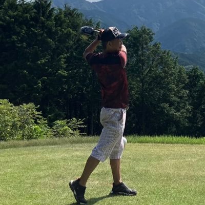 酒と女と博打はやりません。 風と大地に翻弄される膝痛ゴルファー⛳️人生もゴルフも思い通りに行かないところがネック🐔