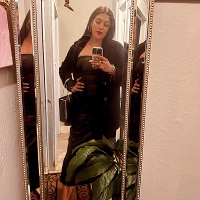 yuPOLIcious's profile picture. 🥴