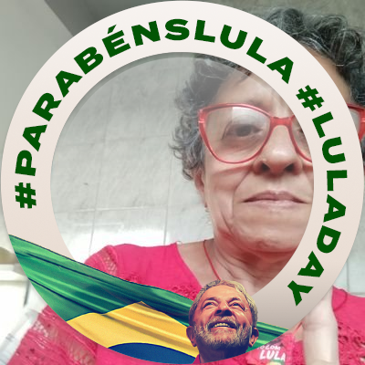 avó de 3 e mãe de 2. sempre #LulaeDilma