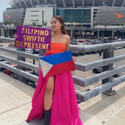 yes im that swiftie who flew 8400miles from PH to Cincinnati for the concert 🫶🏻Filipino Swiftie since 2009🇵🇭💗 Taylor Swift x1 TN x1 #TSTheErasTour SG 3/3
