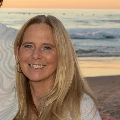 Mother of 2 D1 athletes. Physical Therapist, owner Peak Performance PT, & surfer.