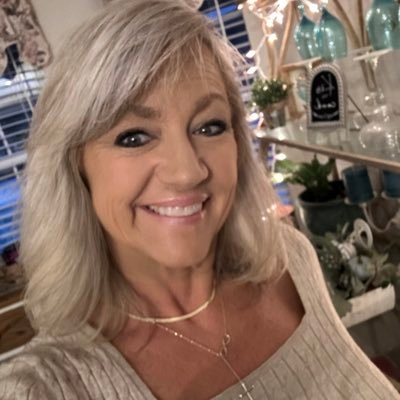 LauraNettles9's profile picture. 