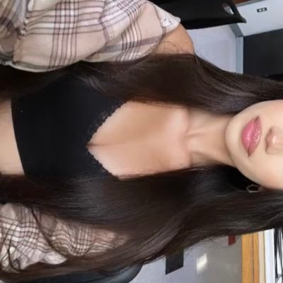 18 😻 | insta @ latinaxoxoo | snap premium buyers add my snap @ LLamamiij 🧡