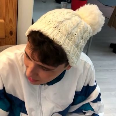 fandomfreakish's profile picture. Scream into the void.
Worry only when it screams back.