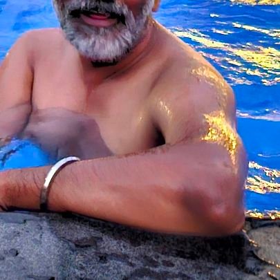 Mature top Indian daddy.