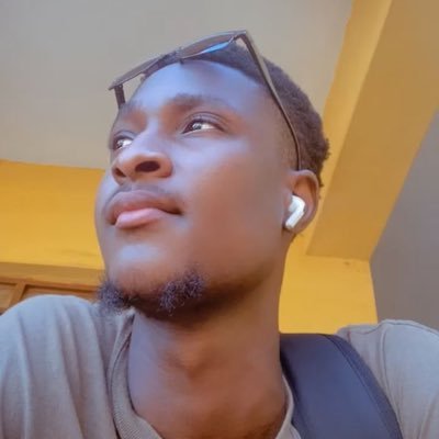 Lagos State Youth Ambassador 🎖️Self help Author 📚 100k+ on Tiktok 🗣️ Founder, 11 Letters Book Club 📈. Today X, tomorrow the O2 🏟️