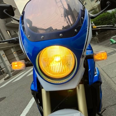 750ccの現代版スズキコブラをイメージしてGSR750(GR7NA)を素人作業でカスタマイズしてます。週末に細々とバイクに乗ってます。居住地は愛知県(尾張)です。よろしくお願いします。