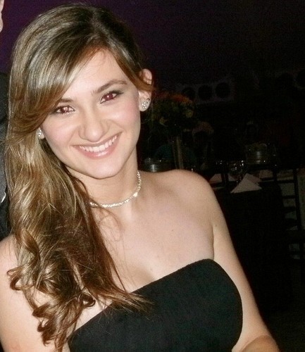 O mundo é como um espelho que devolve a cada pessoa o reflexo de seus próprios pensamentos e seus atos.
