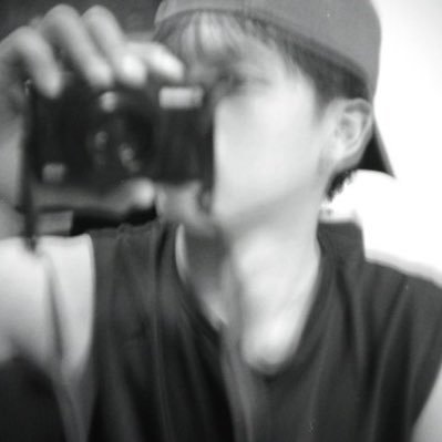 vouspinktape's profile picture. visual archive, films, art and things