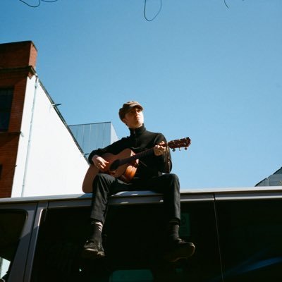 Musician/Songwriter.

New Twitter.