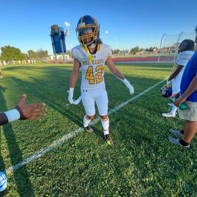 Xane Diaz/CO25 LB&Special teams #42, 5’10, 4.0 Gpa email xanediaz4@gmail.com