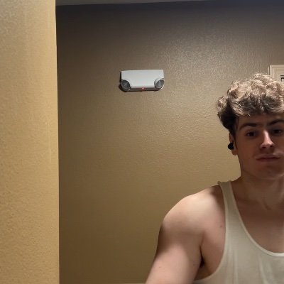 JJ7074319734773's profile picture. All pics are me

Must be 18+ to dm. Only girls dm