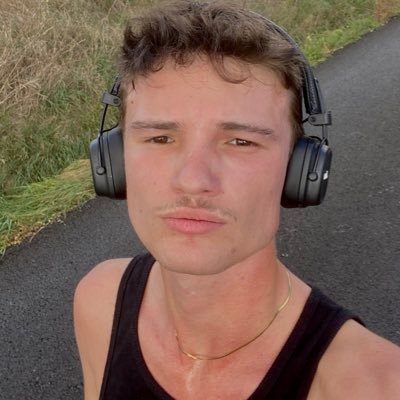 bon.jour/soir PS : suis nul en bio mais suis simplement simpa