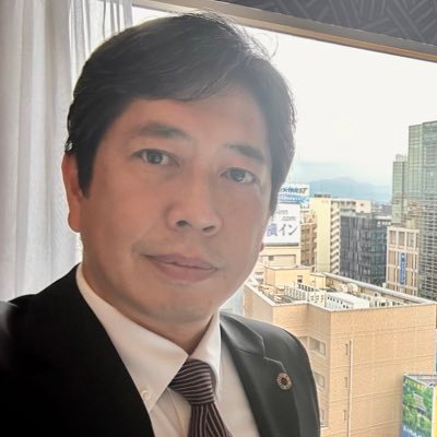 長崎に生まれ長崎に育ち長崎で会社員として働いています。長崎で暮らしていく中で楽しく感じたことを中心に投稿しています。美味しい店も楽しい仲間と共にご紹介して長崎の皆さんと共有できればと思います。団塊Jr.世代。子供2人育成中。両親は後期高齢者。被爆2世。飲酒党代表/政策起業塾生/長崎友輪家1期生/生損保募集人