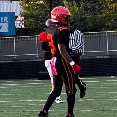 5’6/145 lbs || C/O 2024 || Gpa 3.0 || RB and Lb || Bogan High School, Chicago IL Email: noellependleton003@gmail.com || 904-894-6497