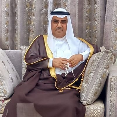 سَهـِرتْ أعـينٌ ونَامـتْ عيـونٌ
في أمـورٍ تكـونُ أو لا تكـونُ
إن ربـًّا كفـاك بالأمـسِ همـًا
سـوفَ يكفيك في غـدٍ مايكونُ
💛#ابن_عربان