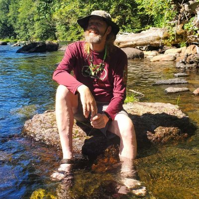 Travis Smith Profile