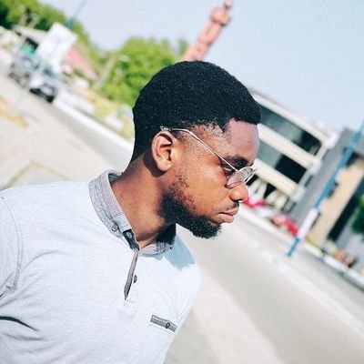 ManuelBanny's profile picture. 🇬🇭| Graphic Designer 🎨 | Tech Enthusiast 👨🏽‍💻| Man Utd Fan 🔴⚽ | Faith • Focus • Creativity