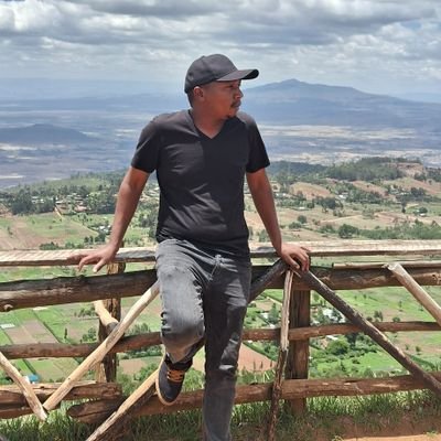 MartinKigaa's profile picture. Looking 4 the right ways 2 do the wrong things.