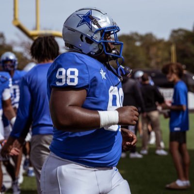 College Athlete 💙🤍 (Defensive Tackle). Kilgore College Athlete 6’1ft 295lbs #jucoproduct