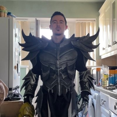 Fresh account, Id appreciate the follow! Best know for making a full set of Daedric Armor from Skyrim. I make other stuff too!⚒️https://t.co/5Pla9Oz2ts