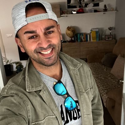Periodista canterano de la @unicomplutense de Madrid. Máster en marketing digital y social media en la @UEMC. Escribo en Lanza. 📰