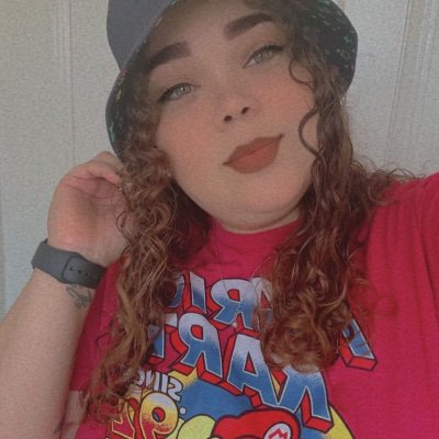 Curlyvibes97's profile picture. 