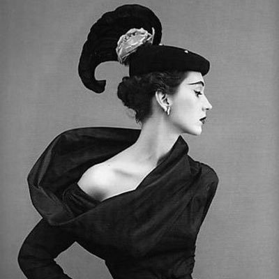 Sharing rare and stunning photos from the mid 20th century. Celebrating vintage #art #history #fashion #culture 📸