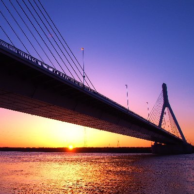 北海道であれこれ手広くやっているオッサンね。ついこの前まで、hue と名乗っていましたがアカウントトラブルでこちらに。フォローはご自由に! リポストも歓迎ですよ(^^♪