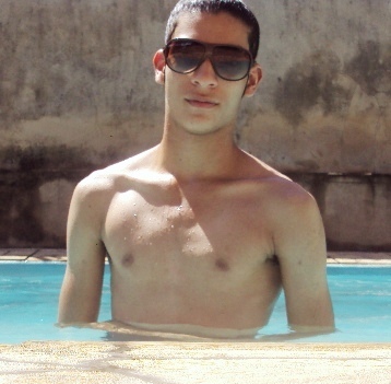 Quando os tempos difíceis
encontrarem você
e os seus medos estiverem te cercando,
enrole o meu amor em torno de você
e você nunca estará sozinho ♪