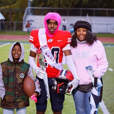 Southfield A&T Football ( Class of 2024) GPA - 2.0 Gmail - quentinshah11@gmail.com Phone Number - 313-728-1117