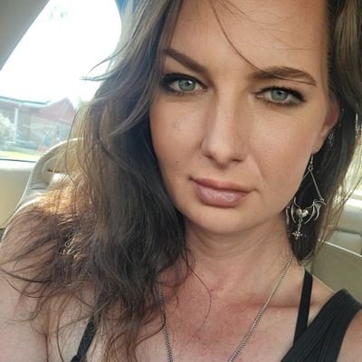 Social Media Specialist
I know how to do things
Ask me a question...
#inotart #nonsensicalrandomities
*New profile*