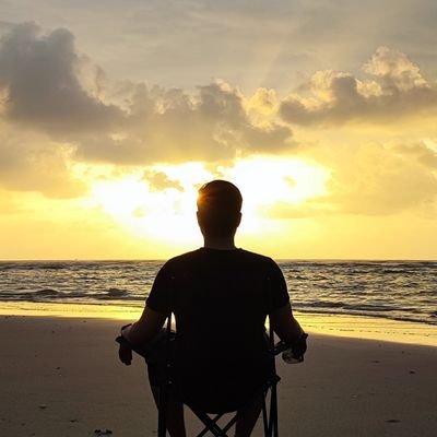 shazmiehazim's profile picture. Love who loves you.
I choose red & white. 
NZR's annoying husband 💖🌻 @EkaAzzam2
#COYG #BSB #smartjetak