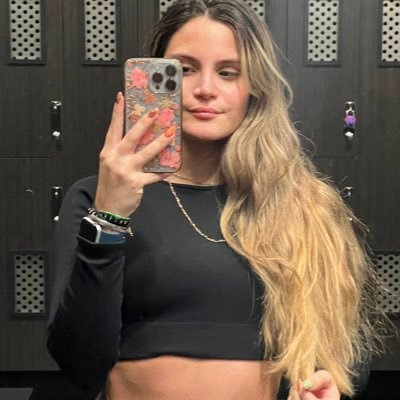 lorenarodz24's profile picture. 