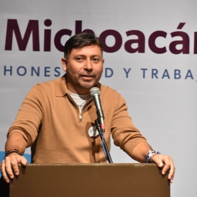 Abogado y Mtro. Ciencias Politicas por la UVAQ, Consultor en Aguas Nacionales, Catedrático en la Facultad de Derecho de la UMSNH.