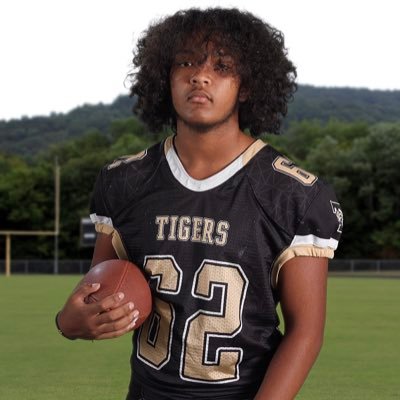 Temple Middle School | C’O 28’ | Football DE/DL/OL| Track | 175| 5’11| 8th Grade | Squat 310/Bench 185/Power Clean 165/ GPA-3.8/Email- Jayden.a.chaney@gmail.com