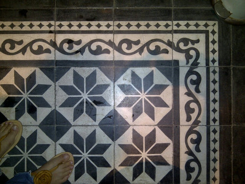 aandreavaz's profile picture. Todo lo malo tiene su bondad.