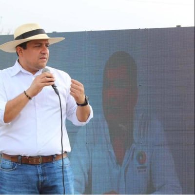 Asambleísta por la provincia de Manabí. PhD en Educación. Profesor universitario. Bahieño. Soldado de la RC. ¡Venceremos!