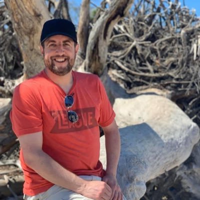 Carolina to KC, Christian, dad, boyfriend, content strategist, writer, camera guy, Oxford Comma supporter. #BLM #LGBTQIA Ally #tweetsaremyown (davepond88 at BS)