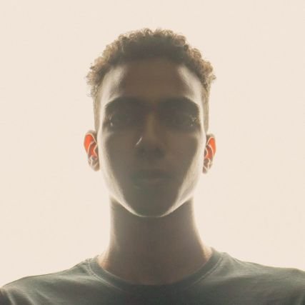 fawziagency's profile picture. 🎨 أصمم إعلانات وسوشيال ميديا تخلّي براندك يبرز في السعودية والخليج.
🚀 محتوى يجذب، يقنع، ويبيع.
📩 تحتاج إعلان يلفت الانتباه؟ راسلني!