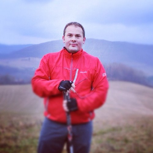 PetrCanik's profile picture. „Problém současného světa je, že hlupáci jsou si skálopevně jistí, ale lidé inteligentní jsou plní pochybností.” Bertrand Russell